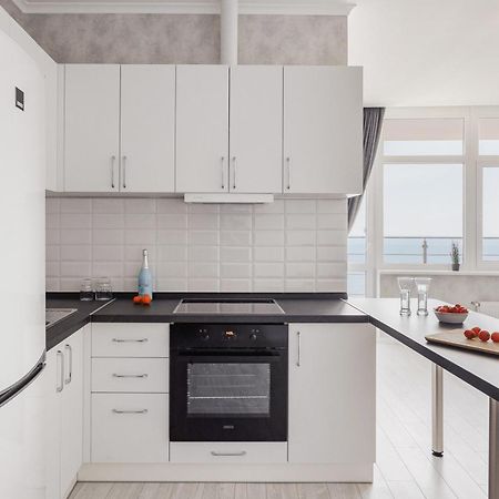Sea & Sky Apartments Odessa Chambre photo