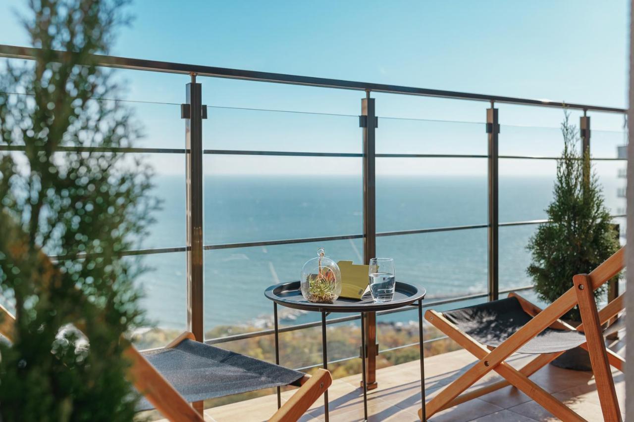 Sea & Sky Apartments Odessa Extérieur photo