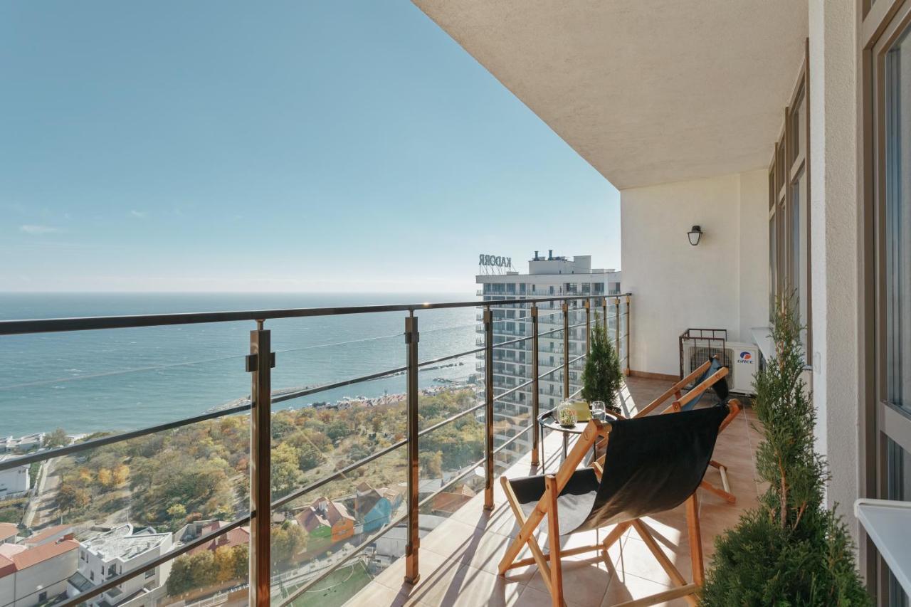 Sea & Sky Apartments Odessa Extérieur photo