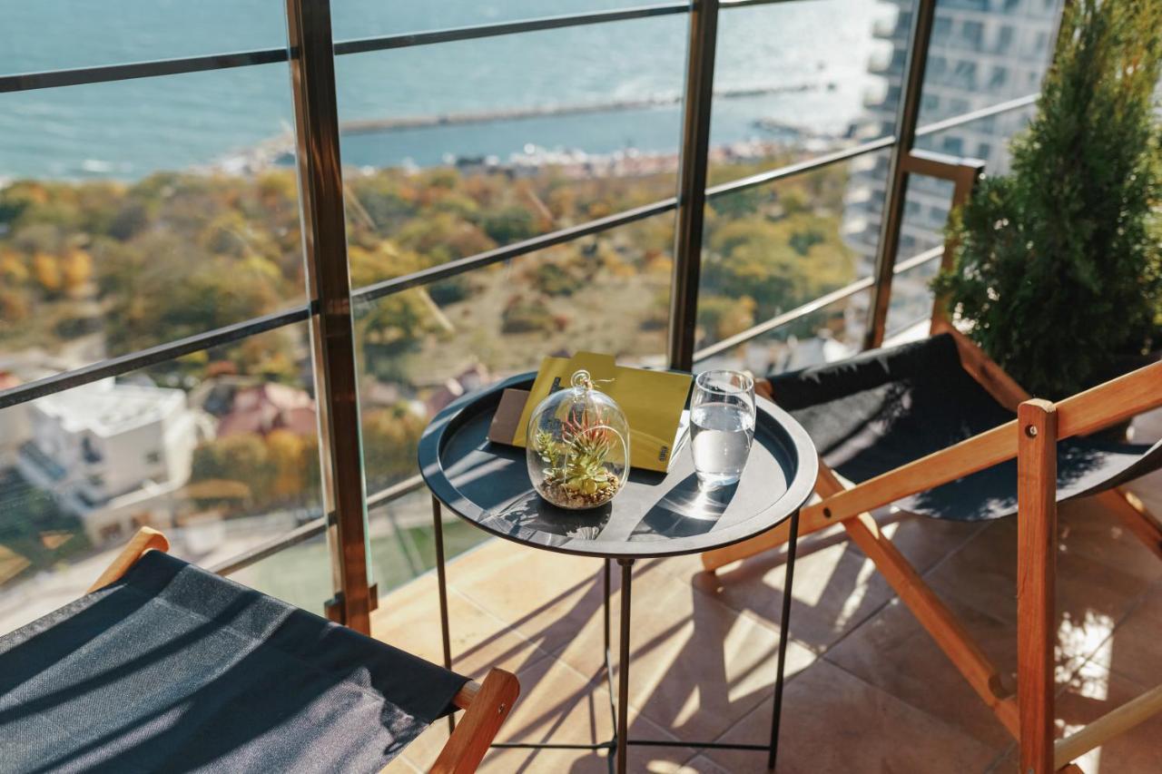 Sea & Sky Apartments Odessa Extérieur photo