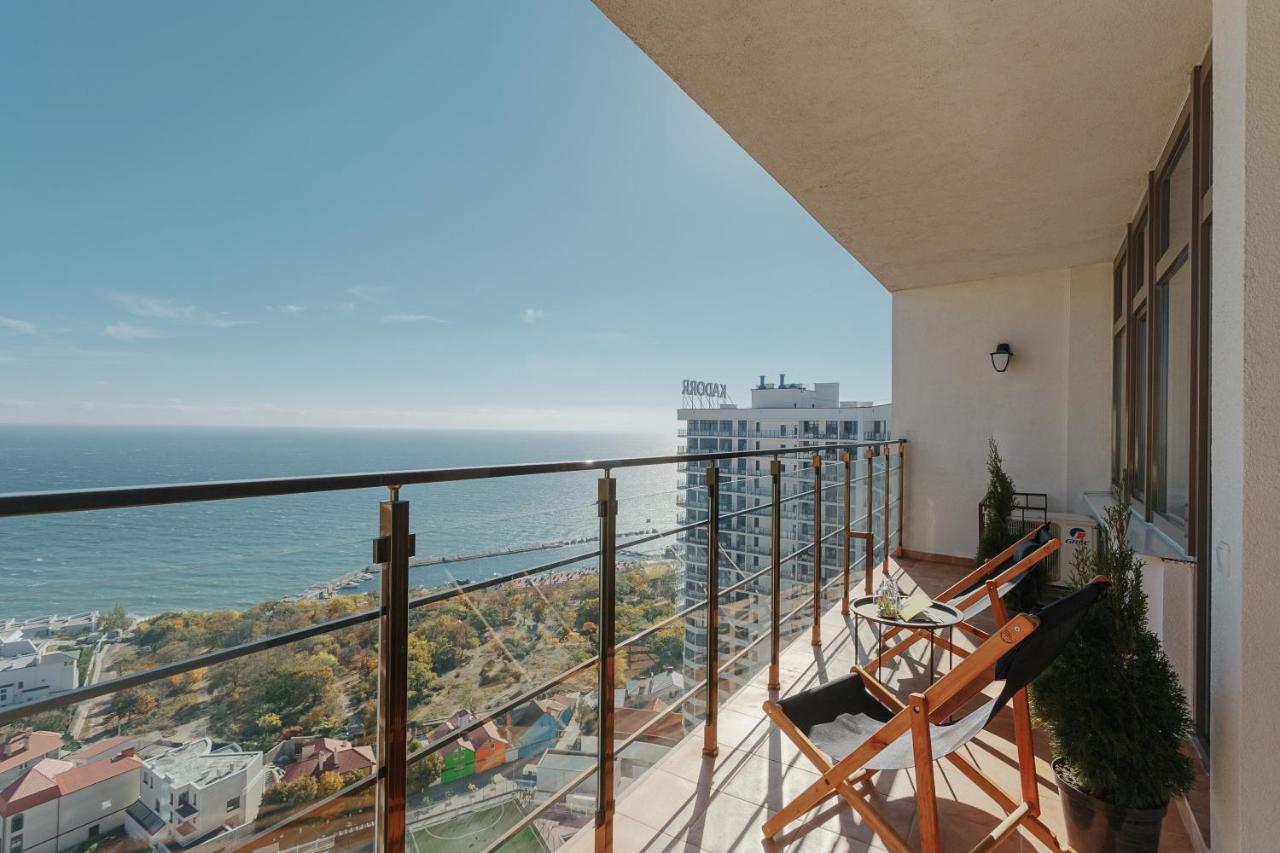 Sea & Sky Apartments Odessa Extérieur photo